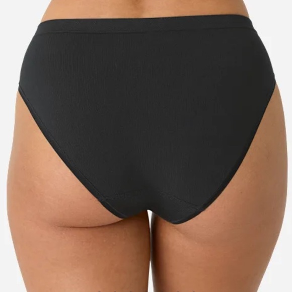 Women's Black Bombas Seamless Brief - Picture 2 of 7